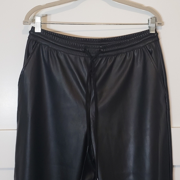 A New Day Vegan Black Leather Joggers Pants Size Medium Stretch Brand New - Picture 4 of 15